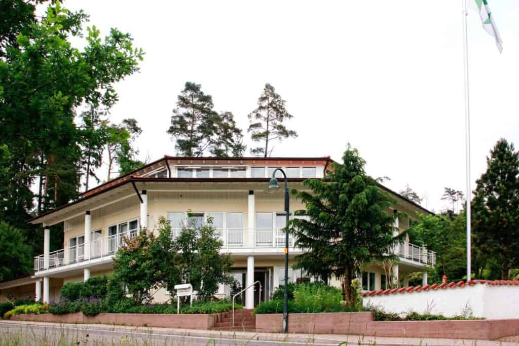 hallwang private oncologial clinic main building