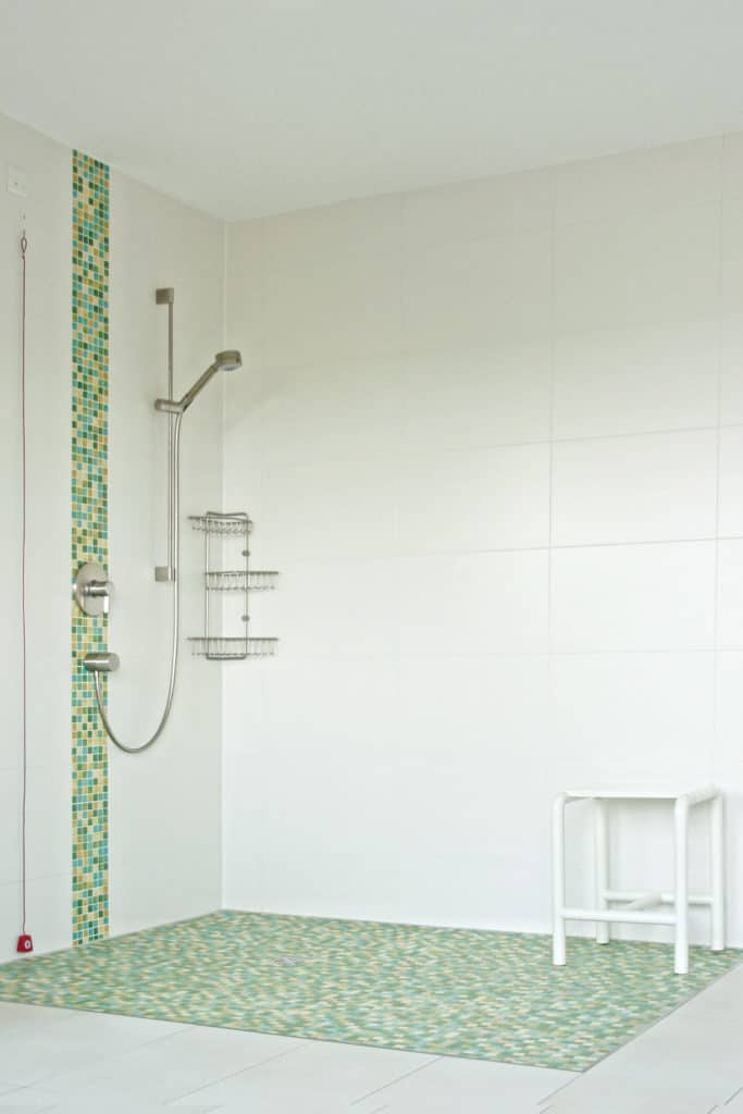hallwang clinic shower