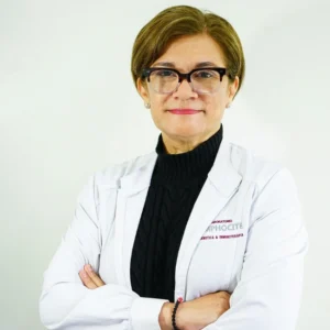 Dr. Alejandra